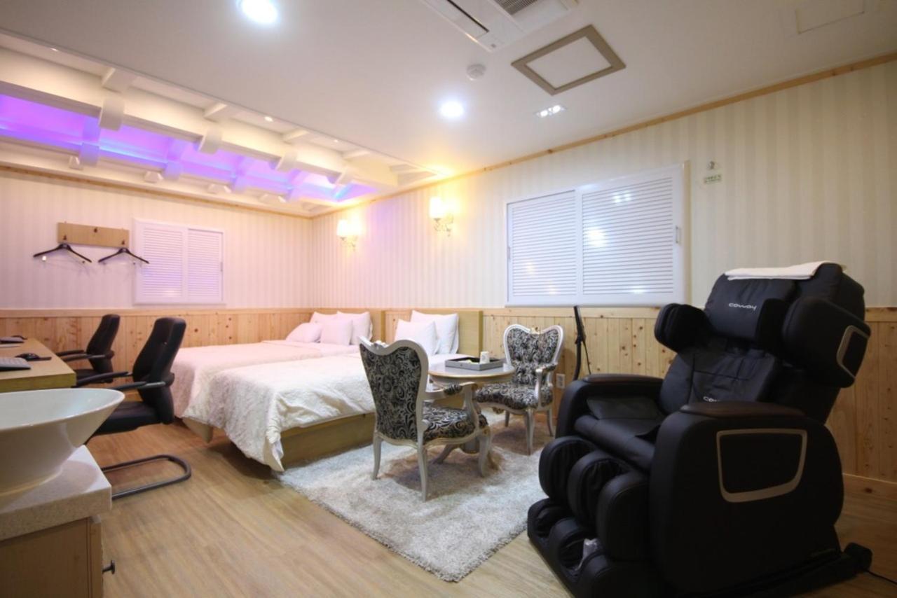 Yeosu Mj Motel Eksteriør billede